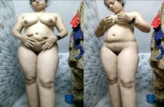 Chubby Indian Girl Showing Her Naked Beauty